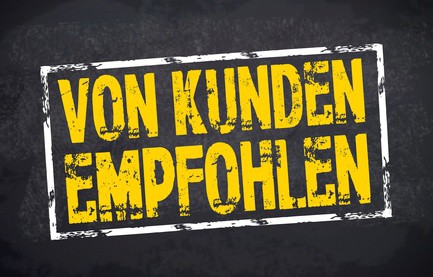 Kundenmeinungen Kreidetafel mit Stempel und Kundenmeinungen